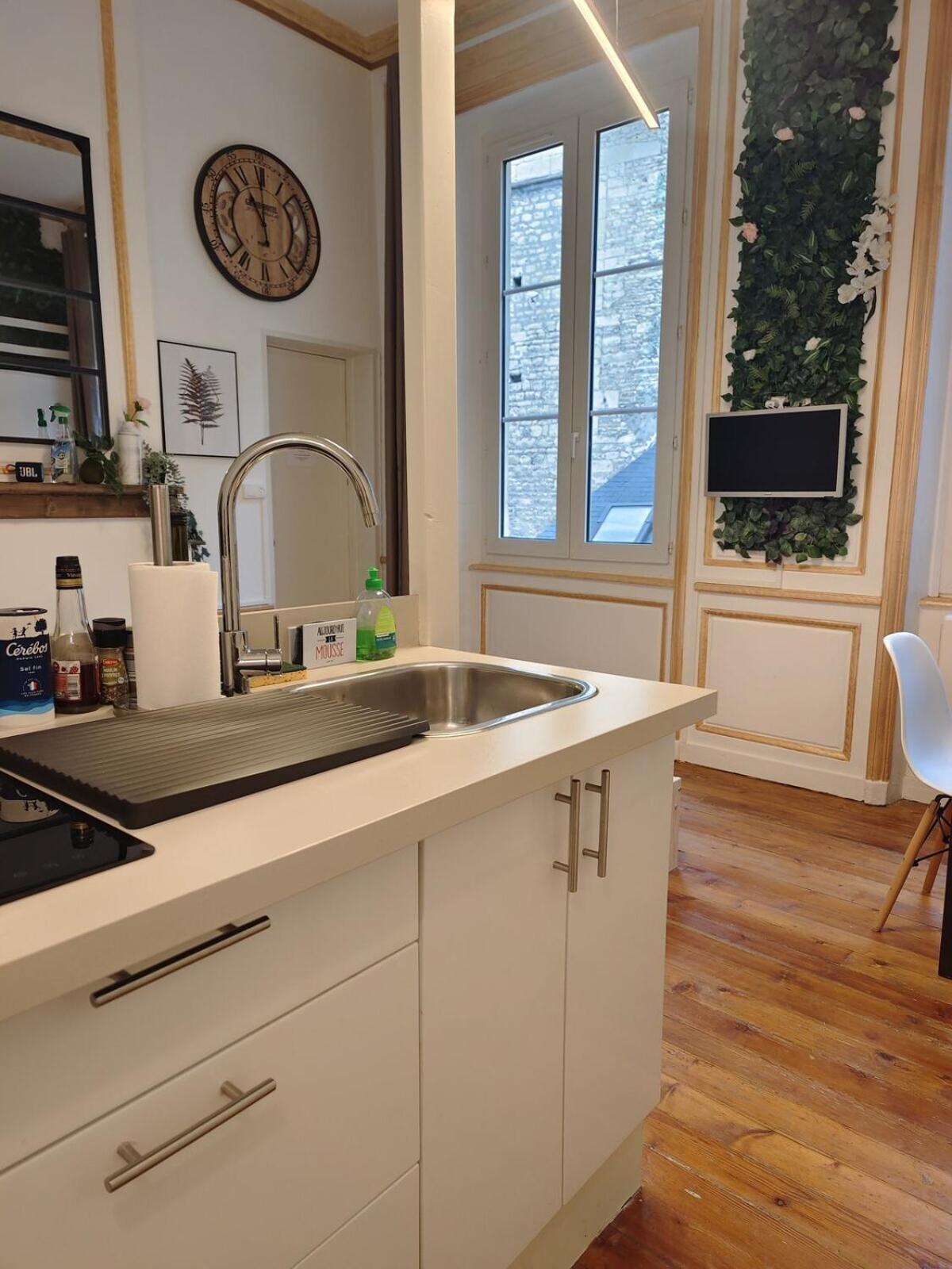 Studio Lumineux Et Fleuri Idealement Situe Apartment ก็อง ภายนอก รูปภาพ