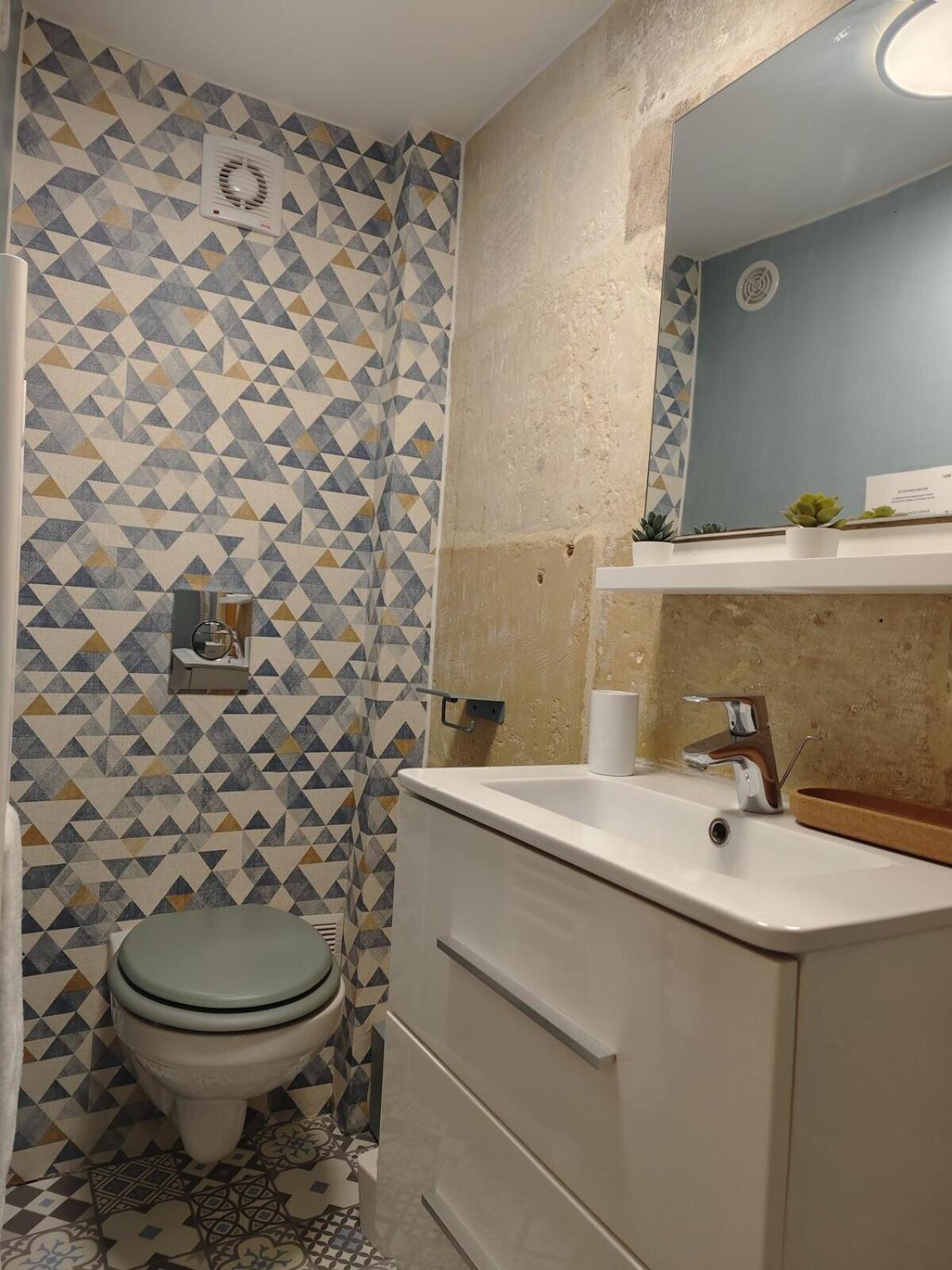 Studio Lumineux Et Fleuri Idealement Situe Apartment ก็อง ภายนอก รูปภาพ