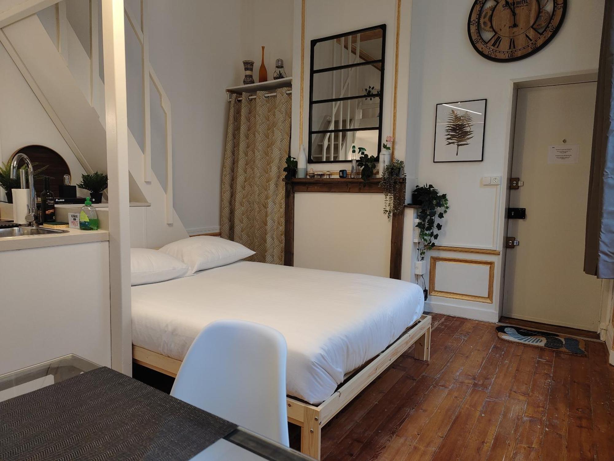 Studio Lumineux Et Fleuri Idealement Situe Apartment ก็อง ภายนอก รูปภาพ